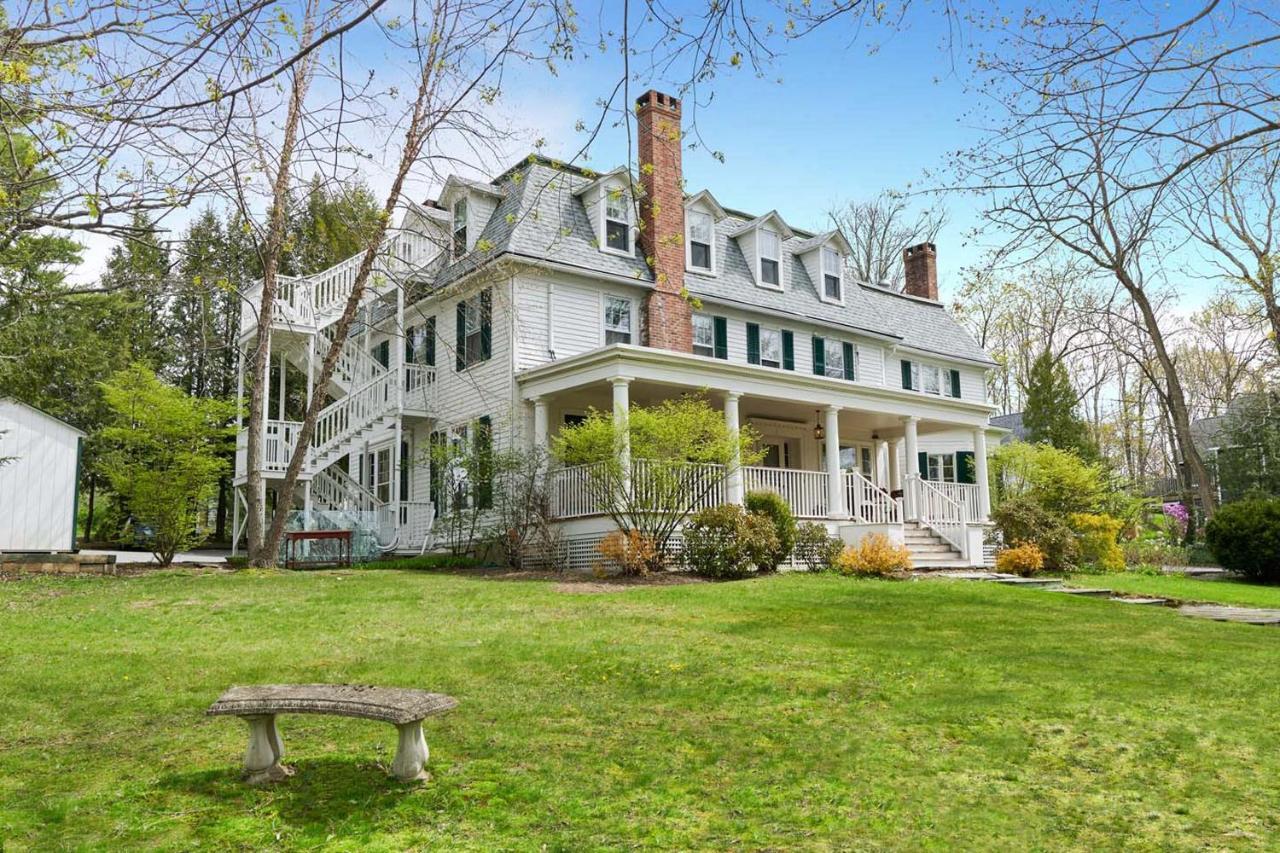 The Dewey Bed & Breakfast Ленъкс Екстериор снимка