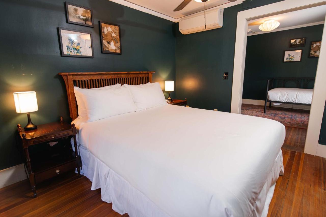 The Dewey Bed & Breakfast Ленъкс Екстериор снимка