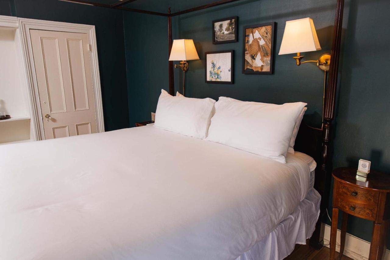 The Dewey Bed & Breakfast Ленъкс Екстериор снимка