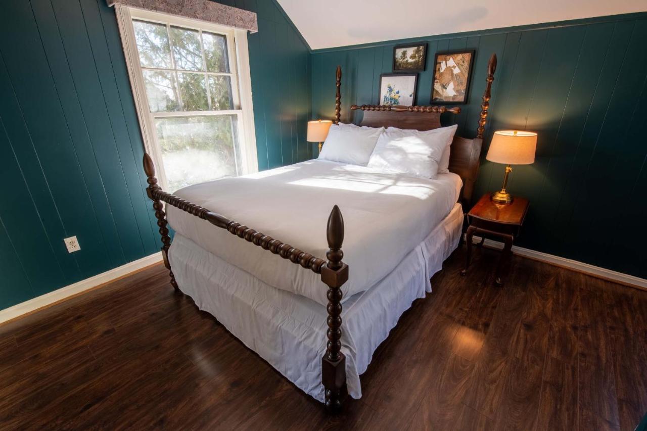 The Dewey Bed & Breakfast Ленъкс Екстериор снимка